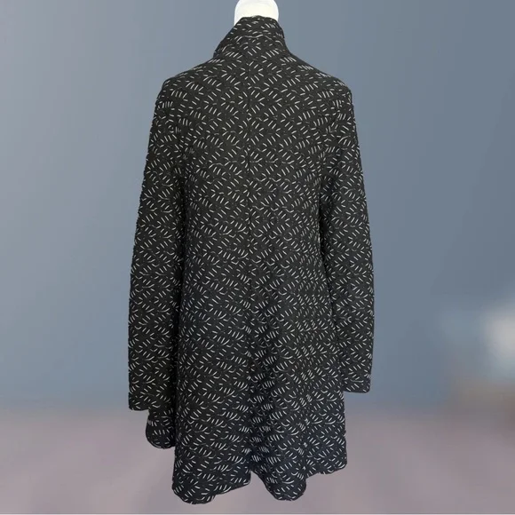 Kozan | Black & White Zip Jacket | Like New - Picture 4 of 6